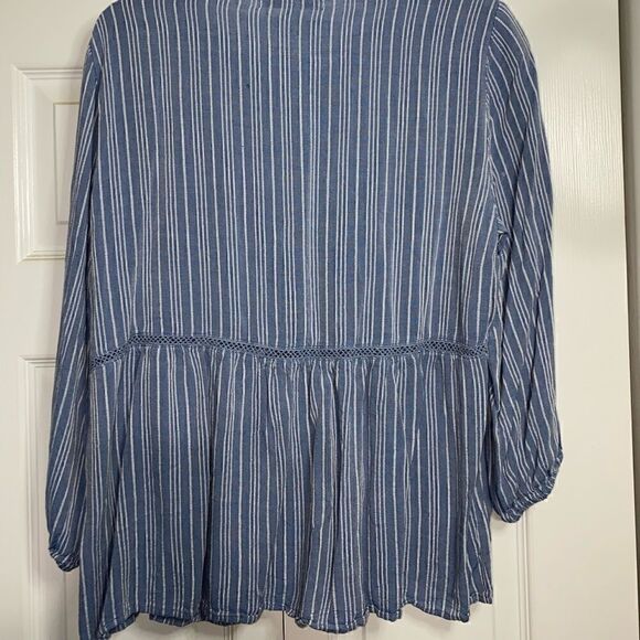 Fever’s 3/4 sleeve blouse (striped) - Picture 4 of 9
